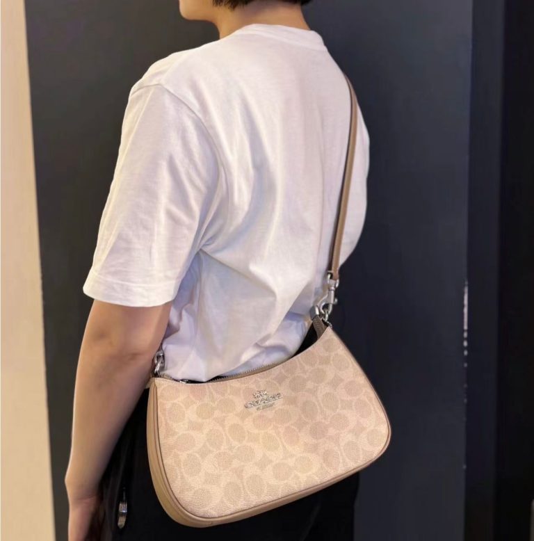 𝐂𝐥𝐚𝐬𝐬 𝐀 𝐂𝐨𝐩𝐲 𝐁𝐚𝐠 👜